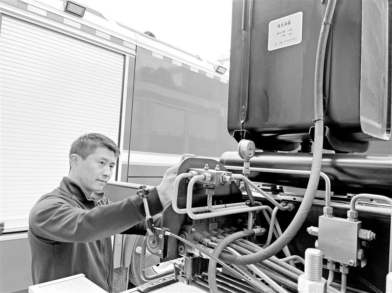 守護(hù)萬(wàn)家歲月靜好的“藍(lán)朋友”