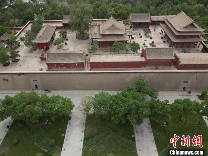 5月16日，航拍下的雷臺漢墓墓室入口。戴文昌　攝