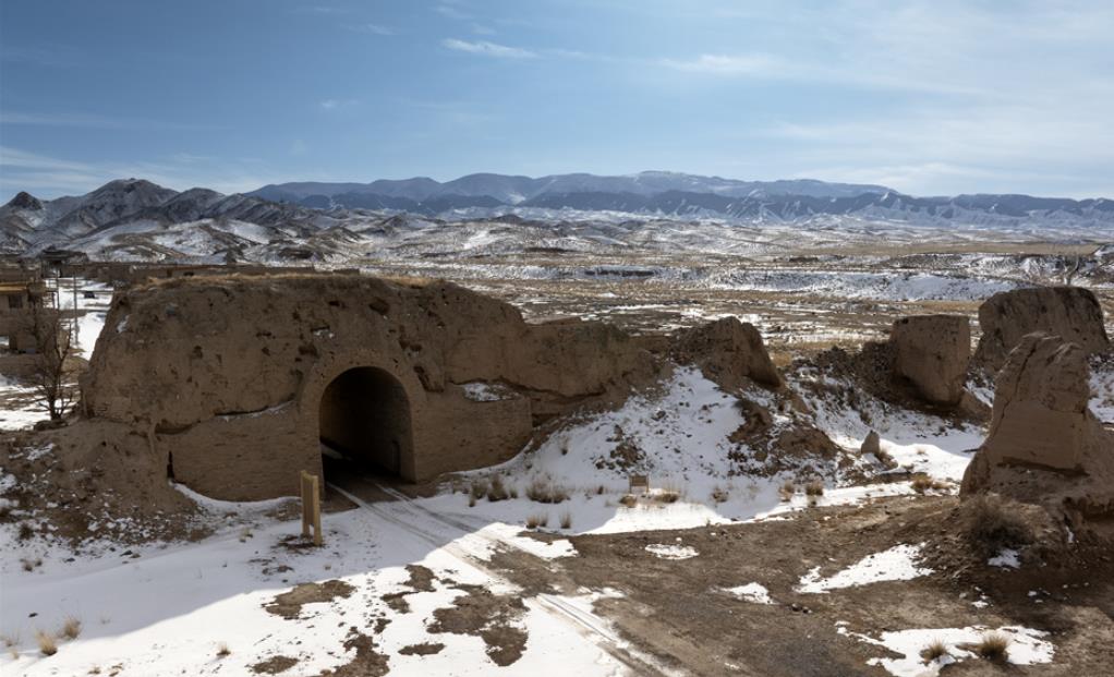 山丹：漢明長(zhǎng)城覆薄雪 邊塞冬至畫(huà)意濃