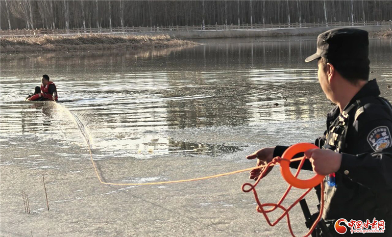 相隔不到一年 吳謹帆再次跳湖救人
